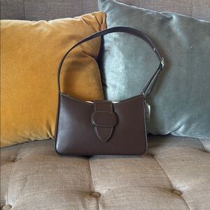 Eliza Shoulder Bag With Zipper Closure Elegant Brown Leather Handbag